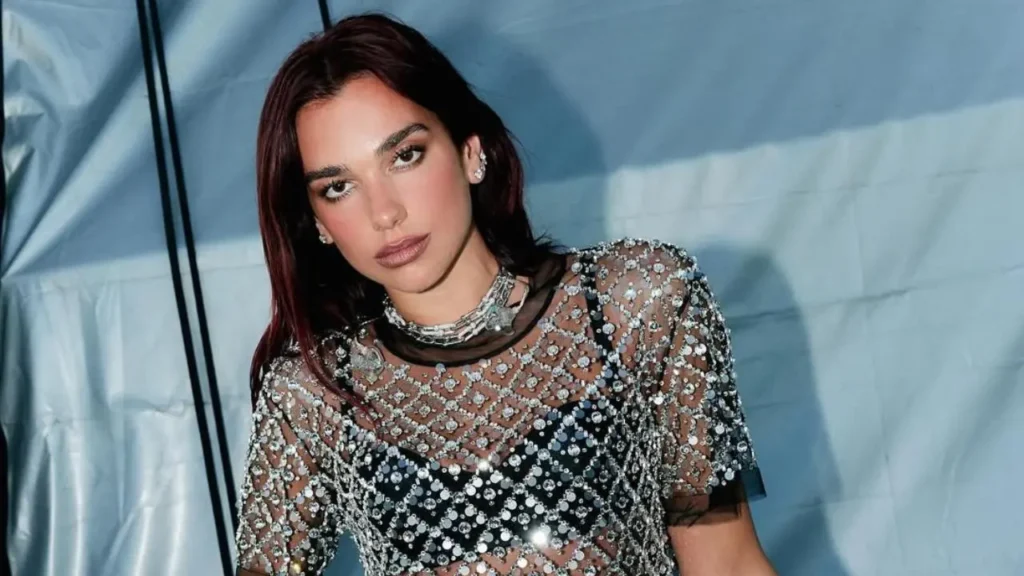Taylor Swift vs Dua Lipa